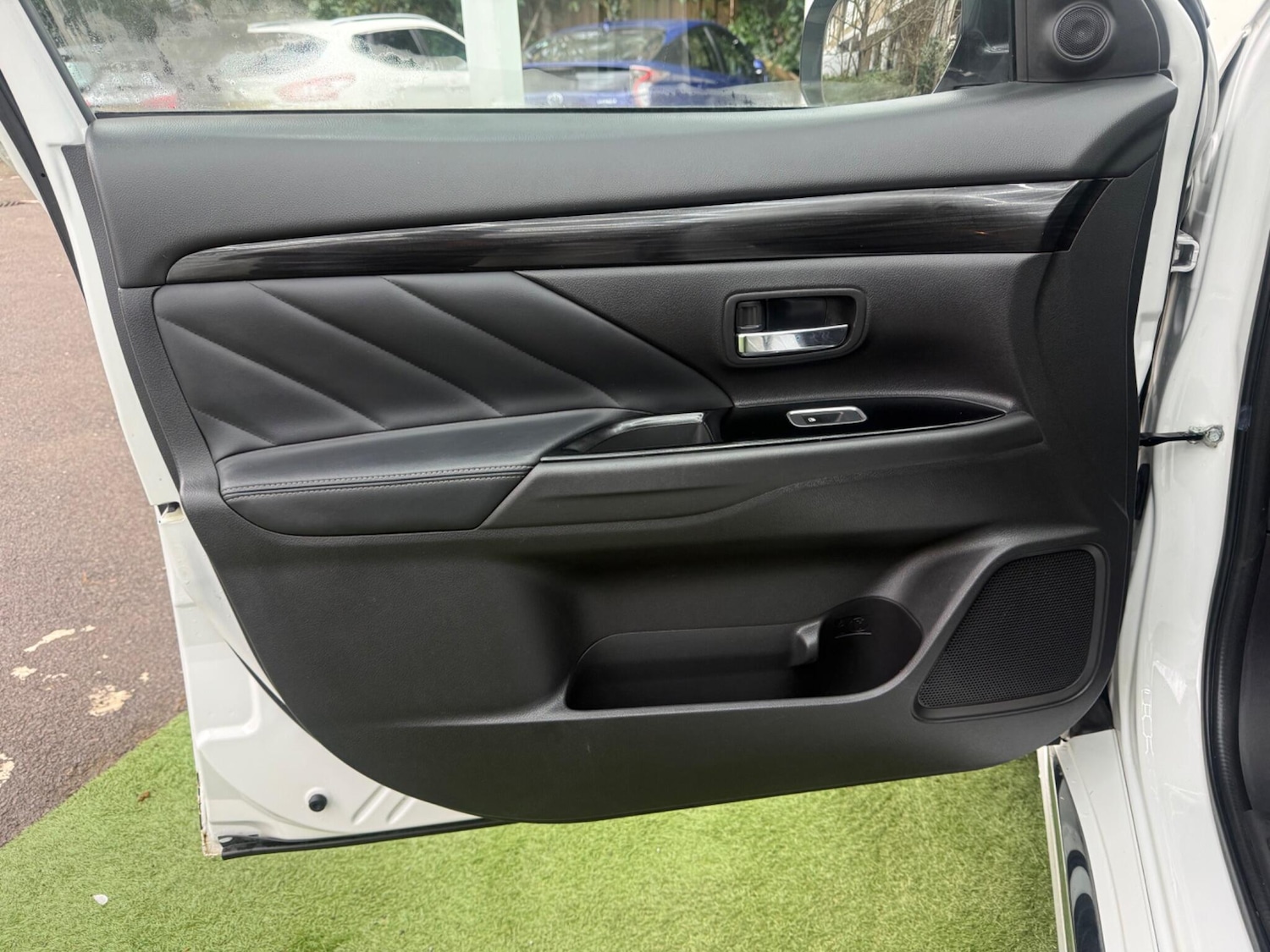 Used Mitsubishi Outlander 2017 for sale - 77637527: Photo 28