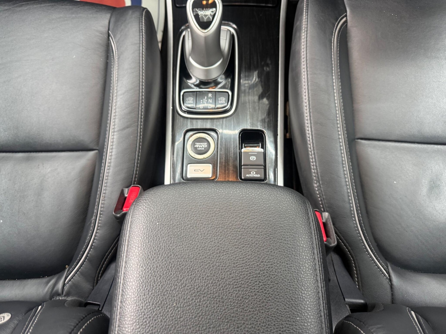 Used Mitsubishi Outlander 2017 for sale - 77637527: Photo 32