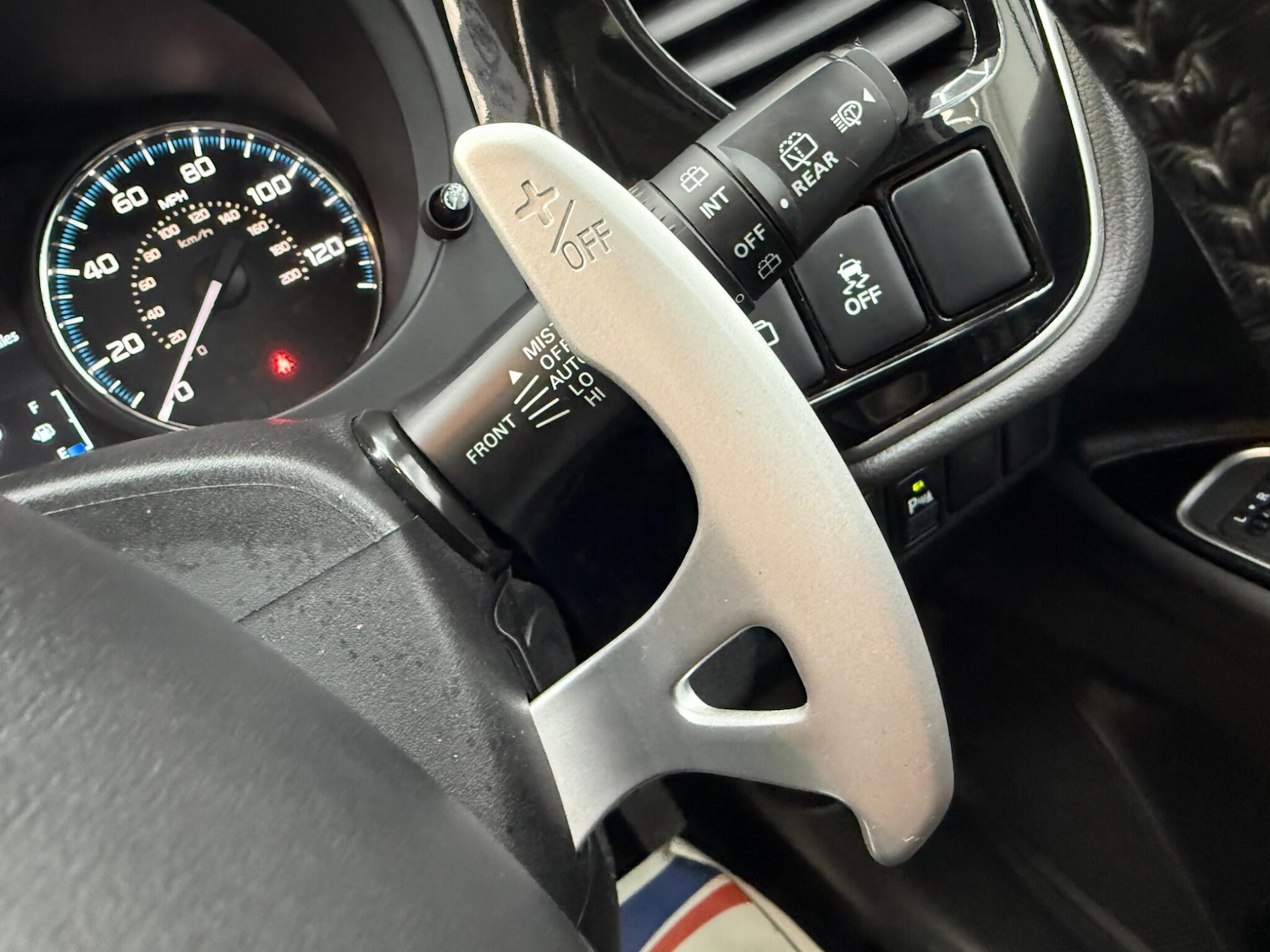 Used Mitsubishi Outlander 2017 for sale - 77637527: Photo 38