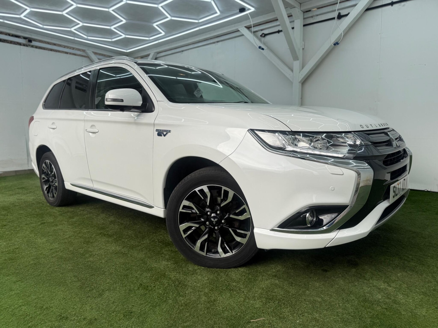 Used Mitsubishi Outlander 2017 for sale - 77637527: Photo 4