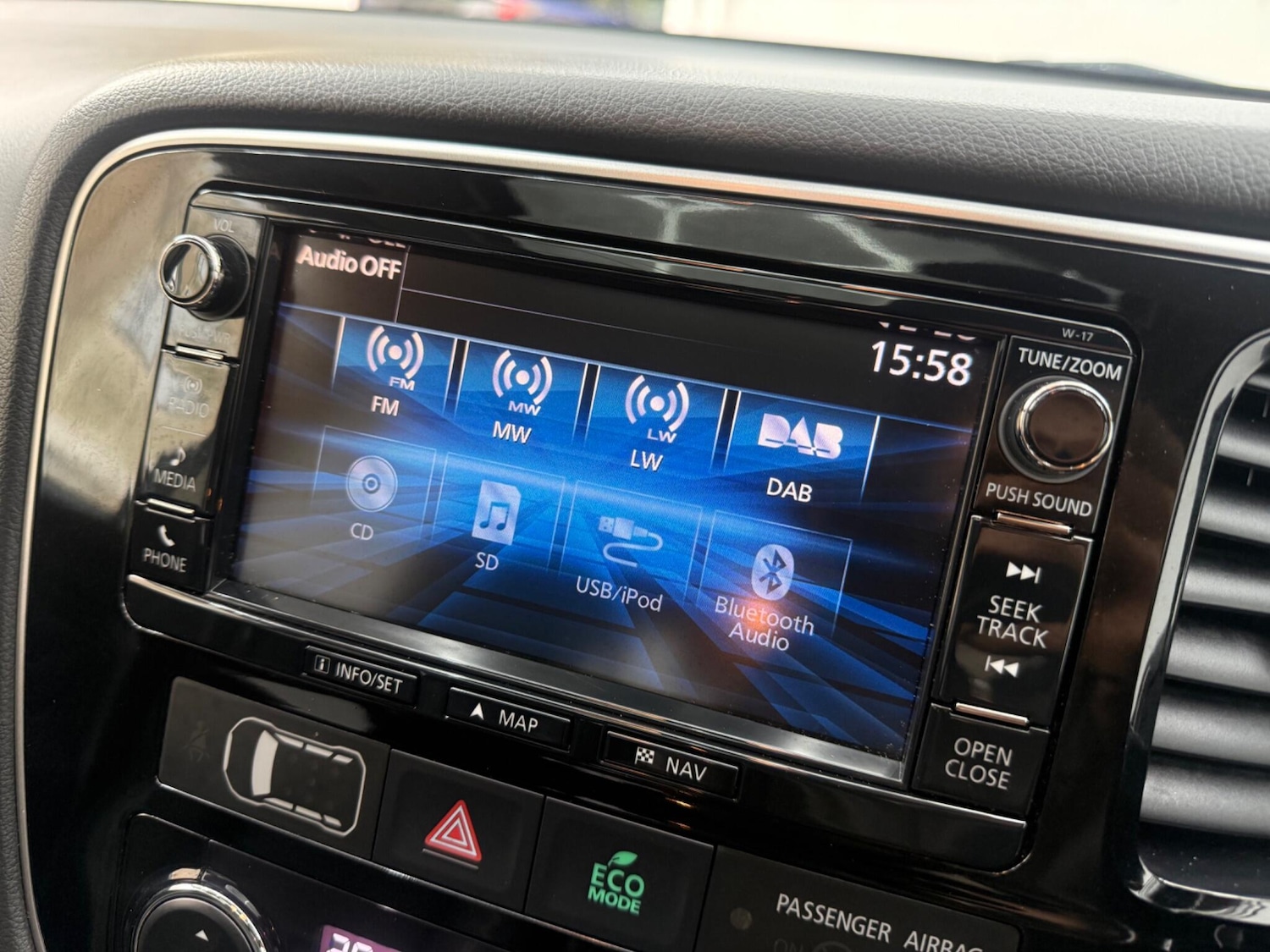 Used Mitsubishi Outlander 2017 for sale - 77637527: Photo 49