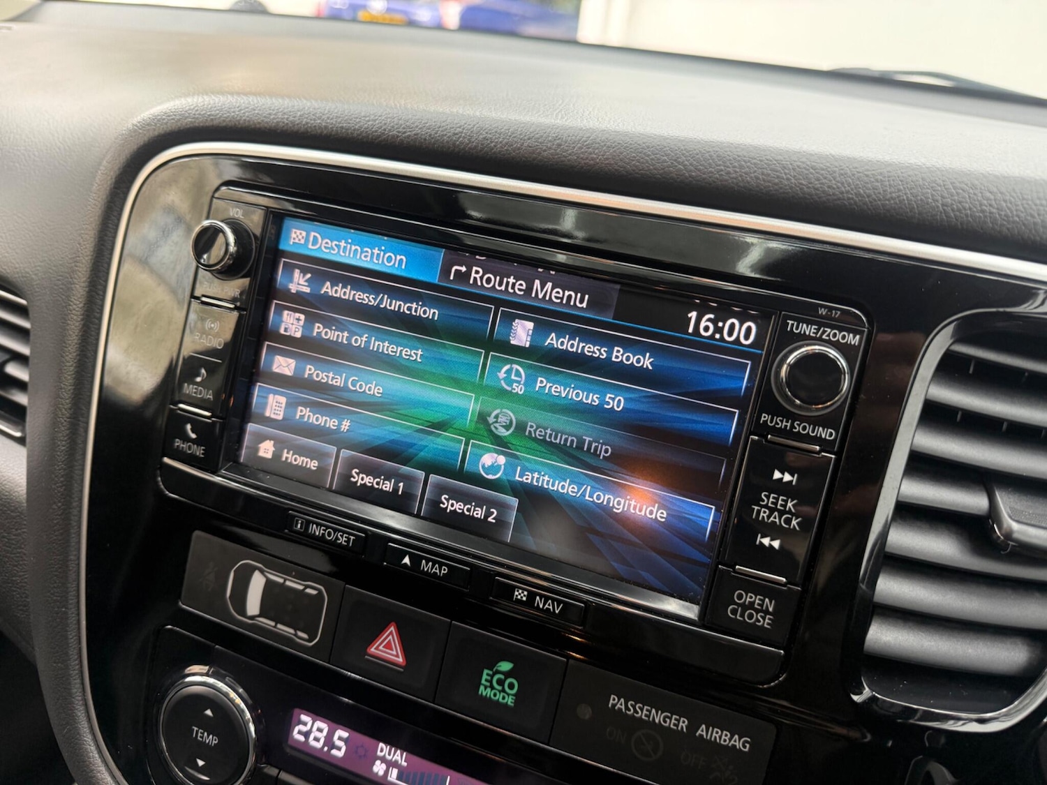 Used Mitsubishi Outlander 2017 for sale - 77637527: Photo 52