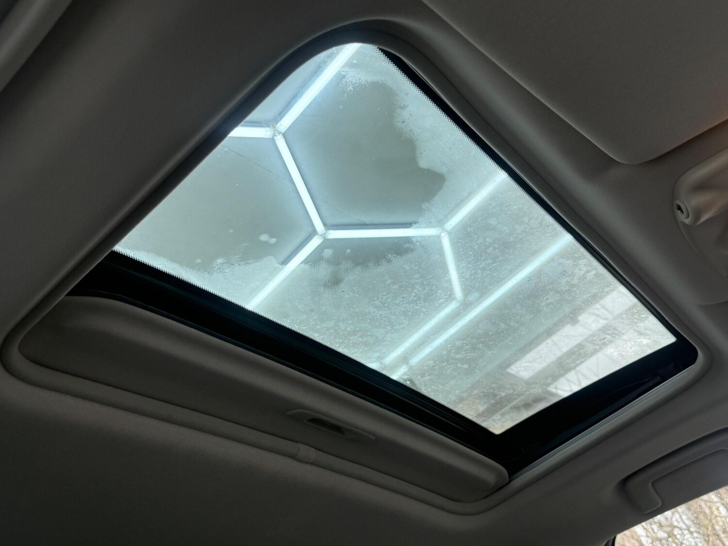 Used Mitsubishi Outlander 2017 for sale - 77637527: Photo 60