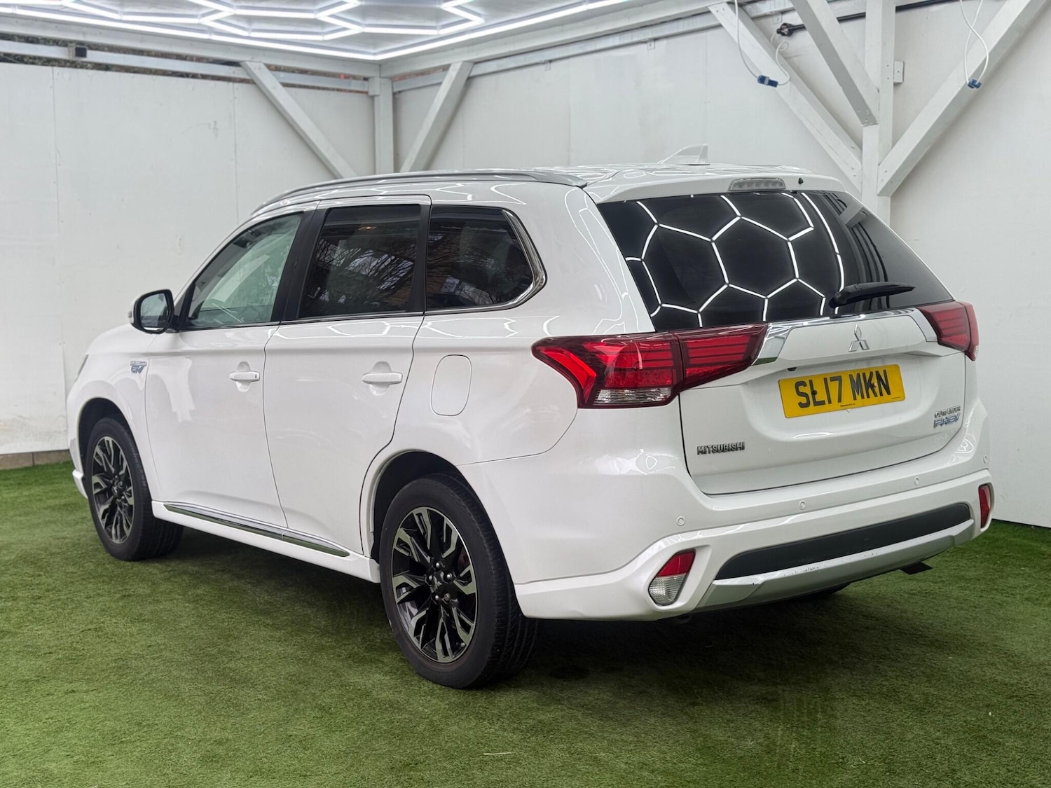 Used Mitsubishi Outlander 2017 for sale - 77637527: Photo 9