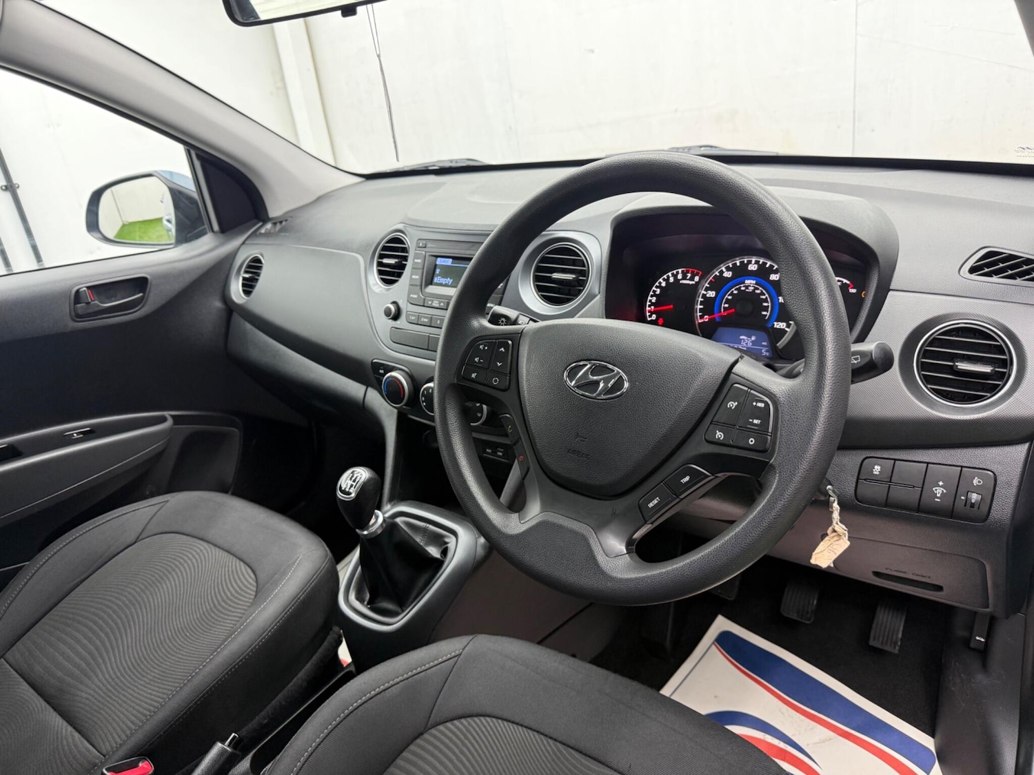 Used Hyundai i10 2017 for sale - 77597993: Photo 3