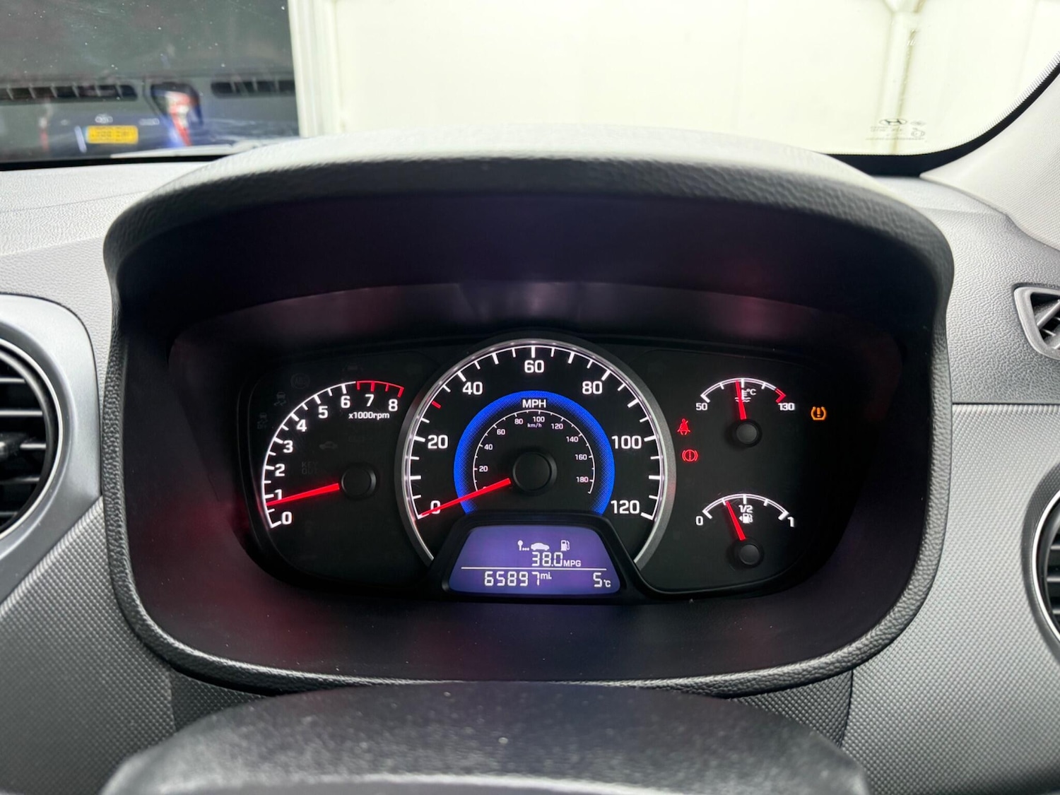 Used Hyundai i10 2017 for sale - 77597993: Photo 33