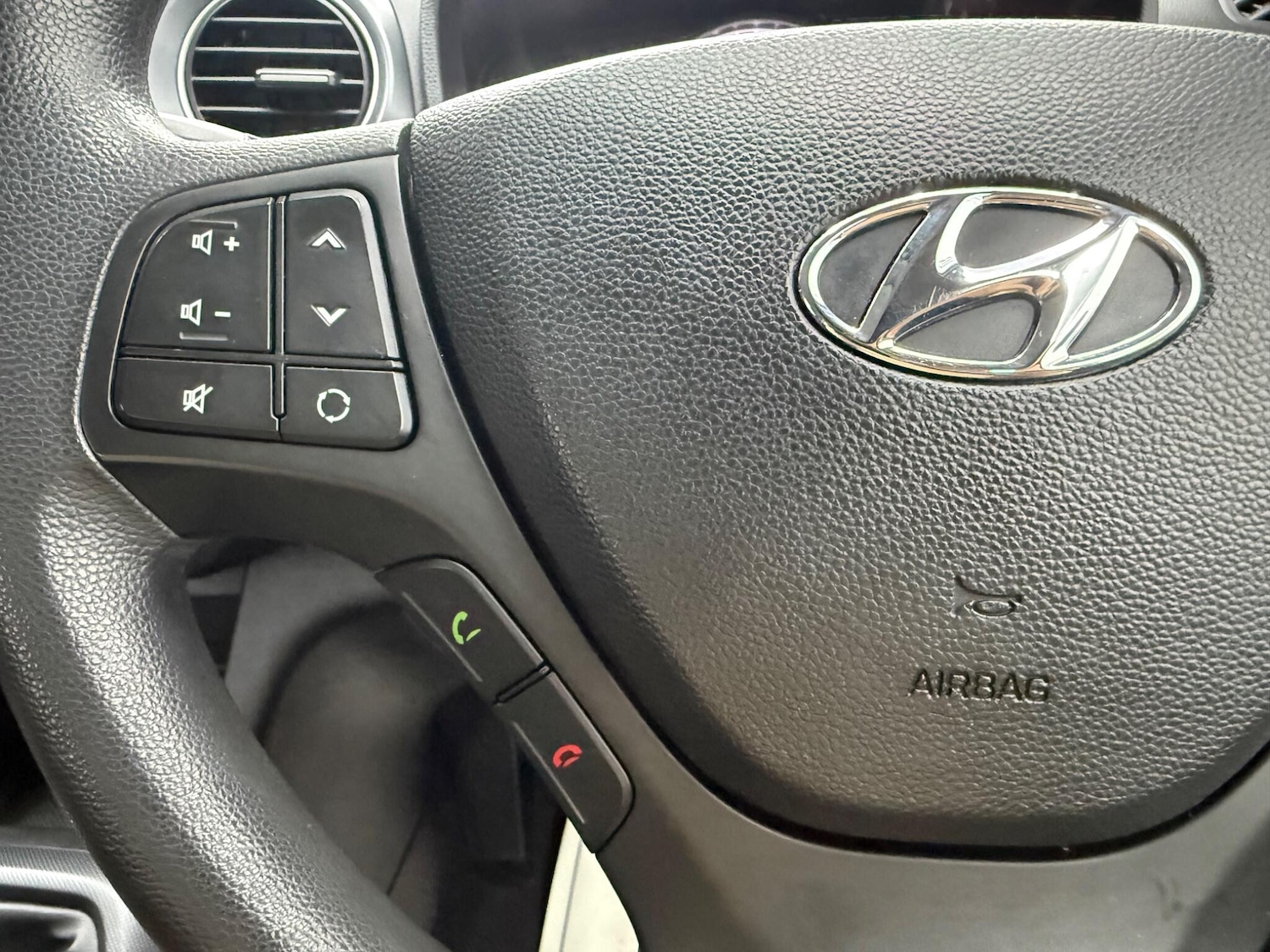 Used Hyundai i10 2017 for sale - 77597993: Photo 34