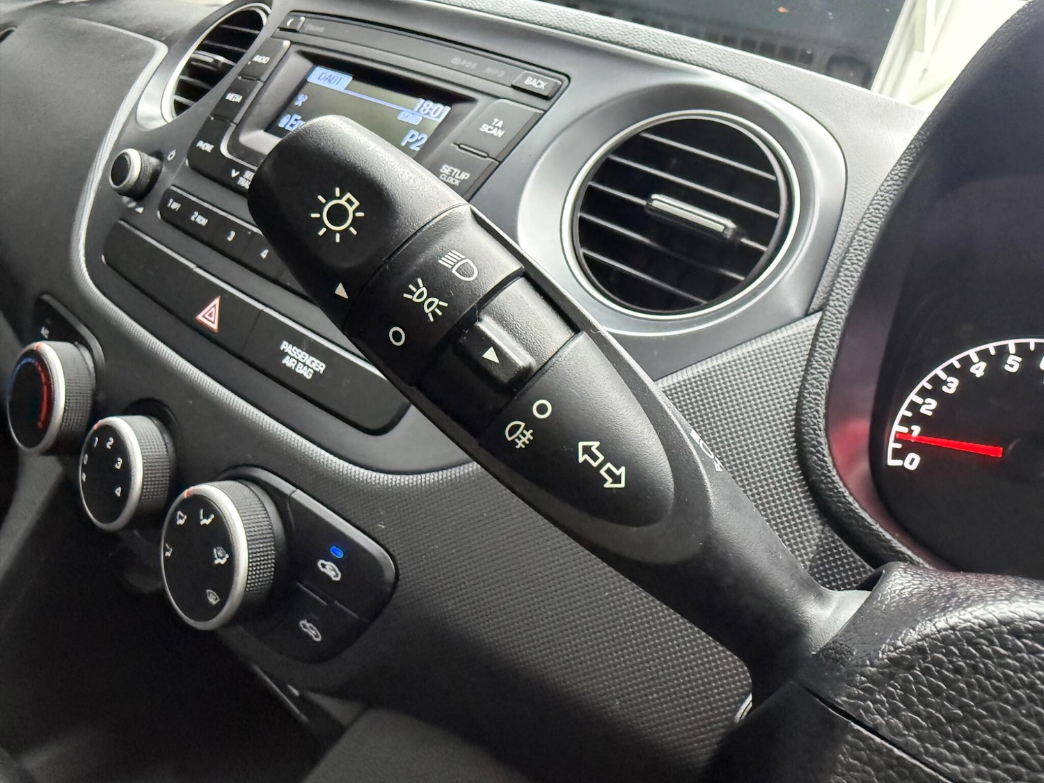 Used Hyundai i10 2017 for sale - 77597993: Photo 36