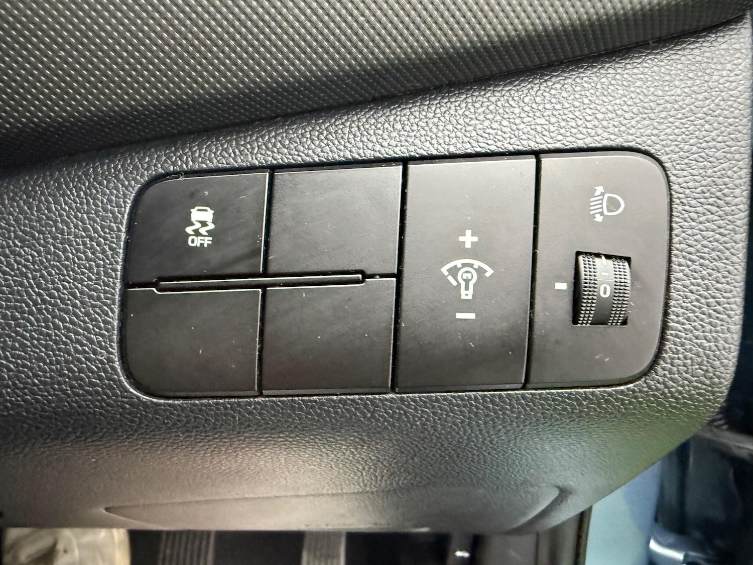 Used Hyundai i10 2017 for sale - 77597993: Photo 42