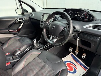 Used Peugeot 2008 2016 for sale - 77440481: Photo