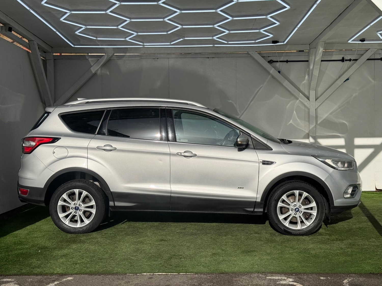 Used Ford Kuga 2018 for sale - 77400836: Photo 2