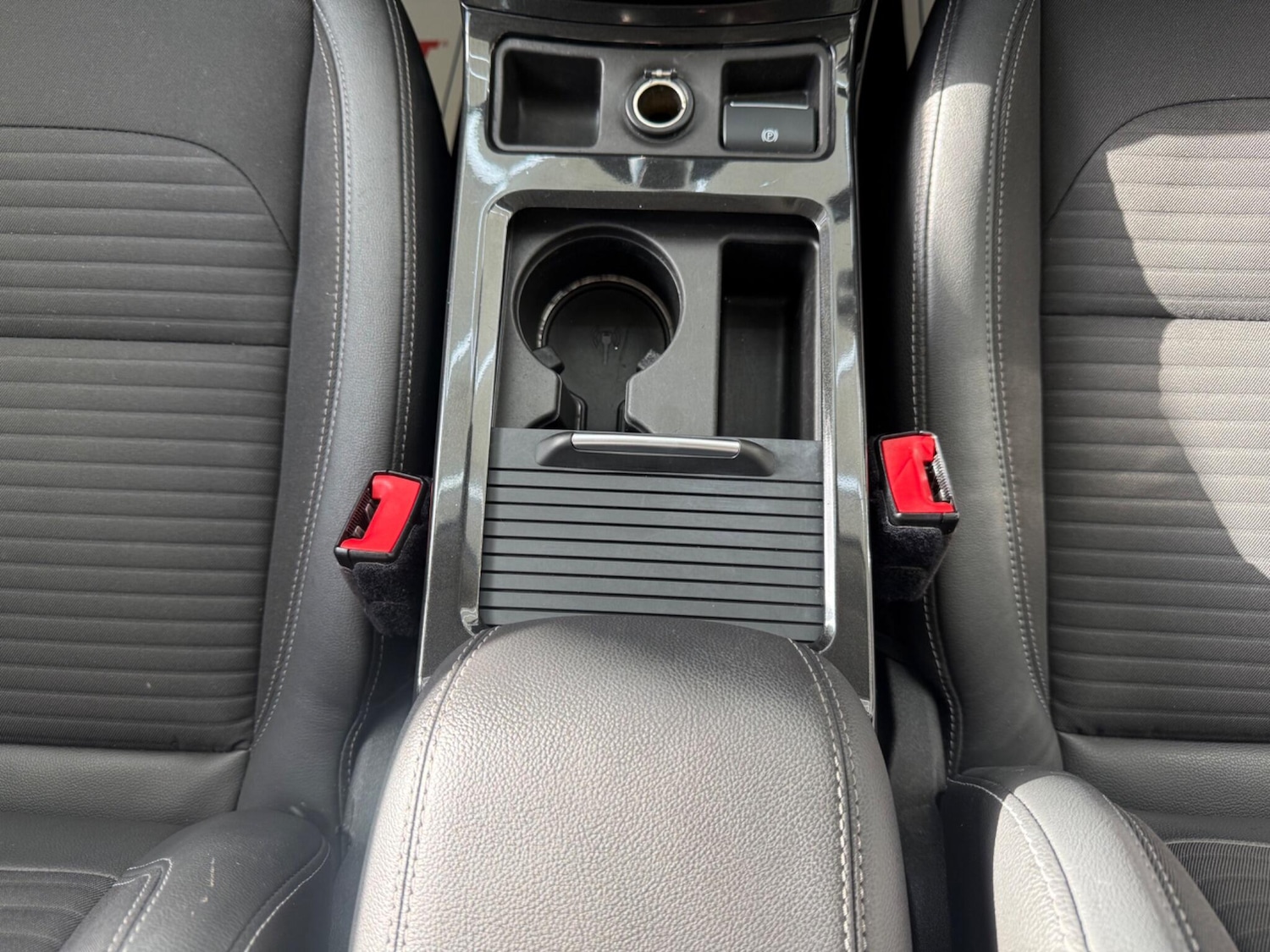 Used Ford Kuga 2018 for sale - 77400836: Photo 31