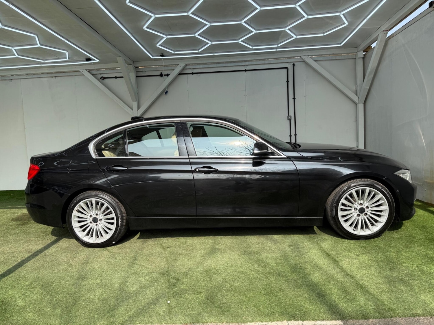 Used BMW 3 Series for sale - 78127984: Photo 2