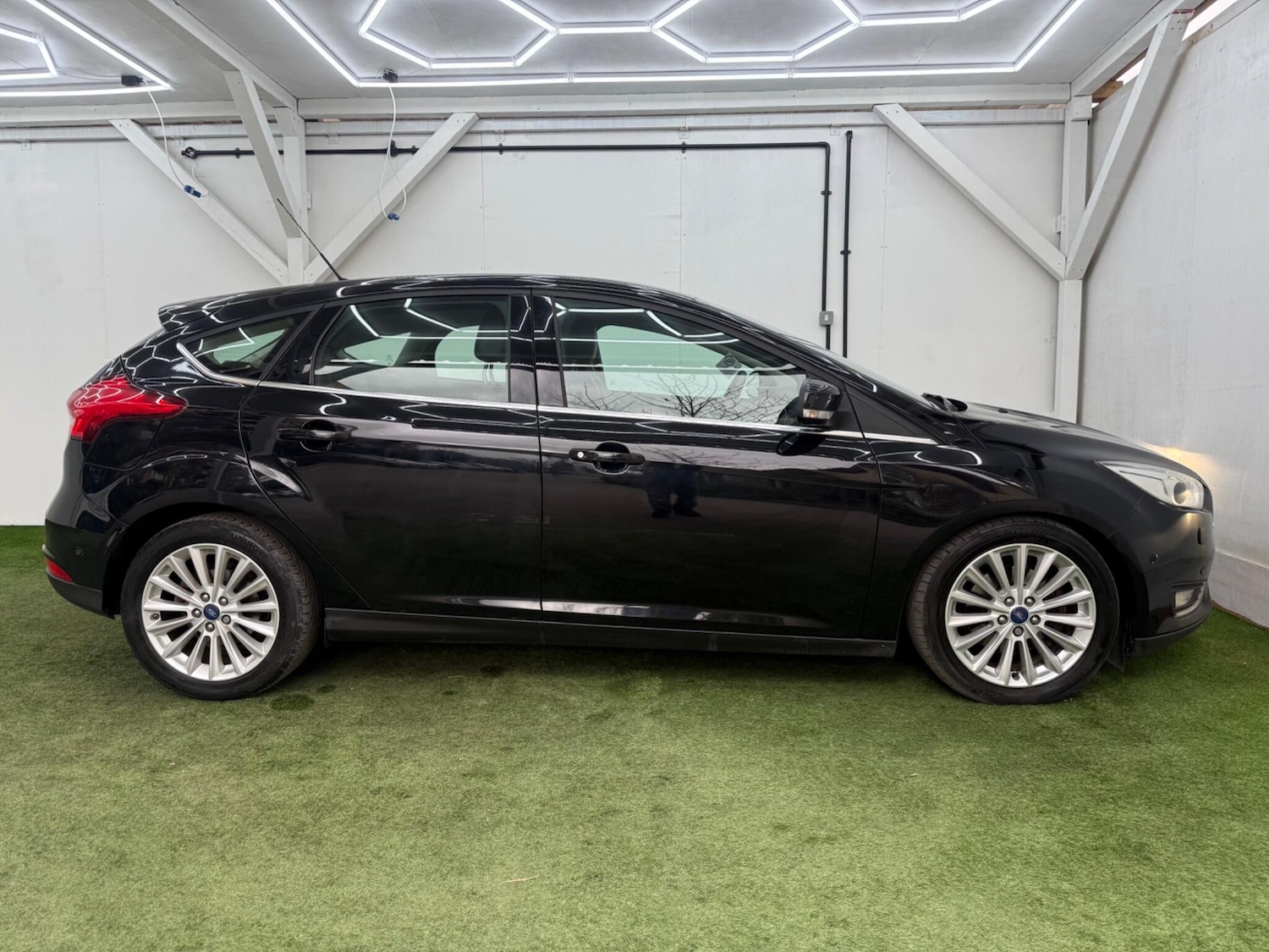 Used Ford Focus 2015 for sale - 77696280: Photo 2