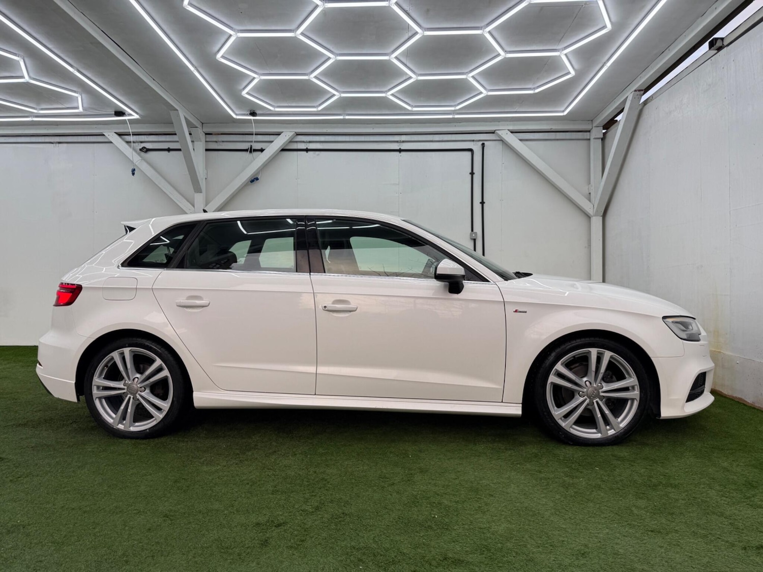 Used Audi A3 2019 for sale - 77386229: Photo 2
