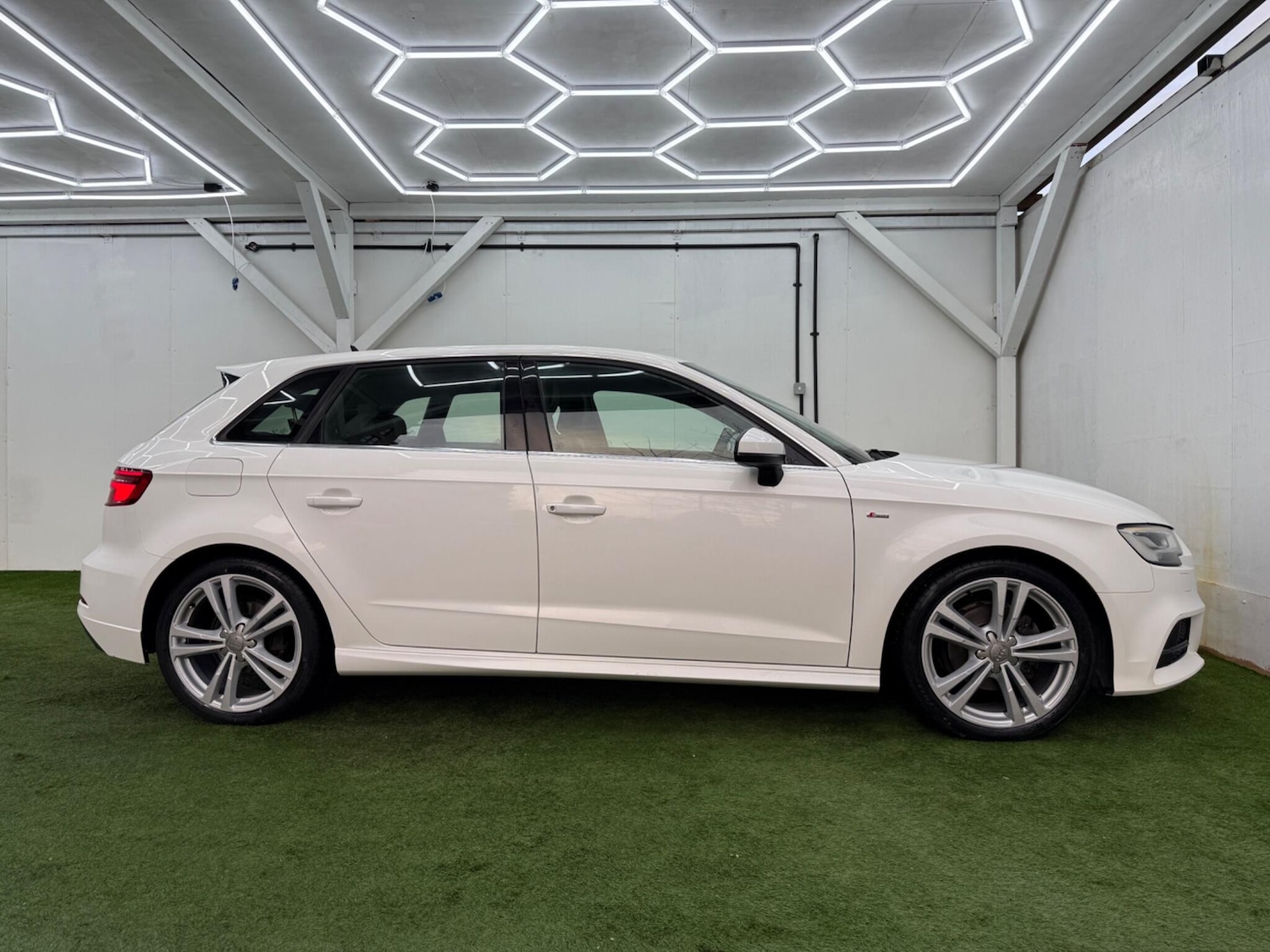 Used Audi A3 2019 for sale - 77386229: Photo 5