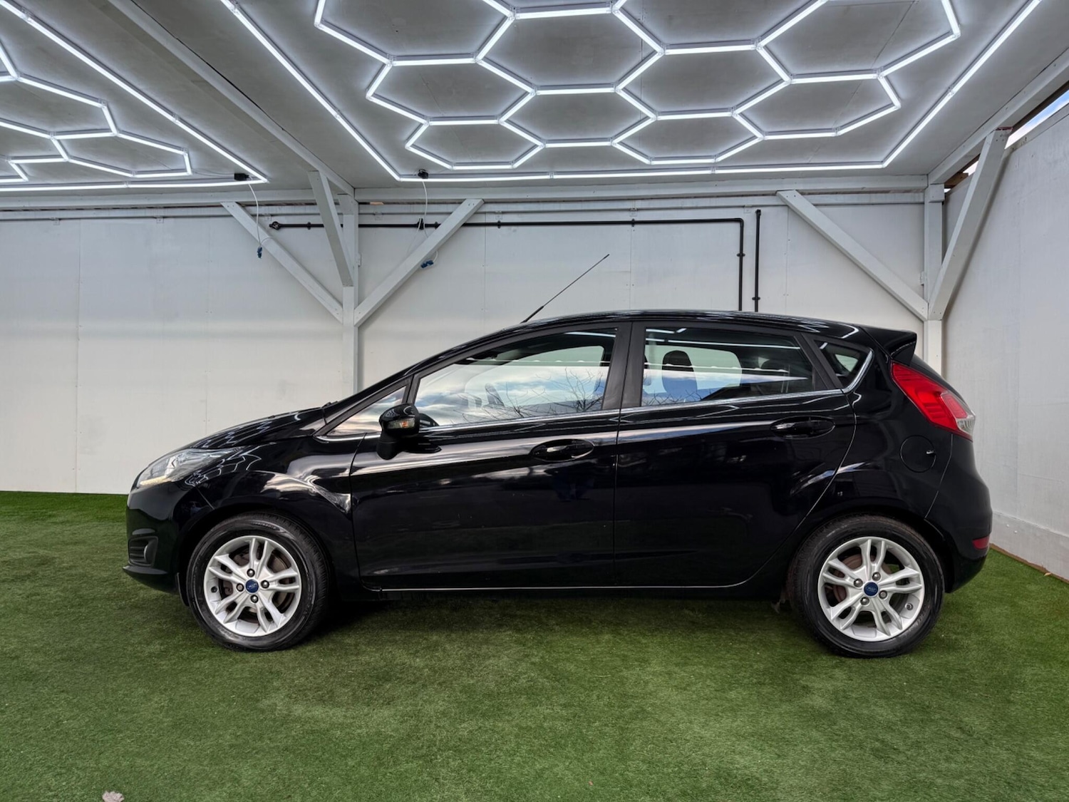 Used Ford Fiesta 2017 for sale - 77386674: Photo 10