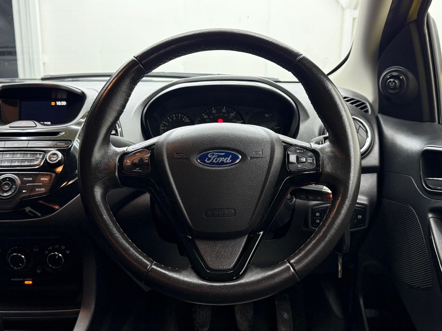 Used Ford Ka+ 2016 for sale - 77440307: Photo 32