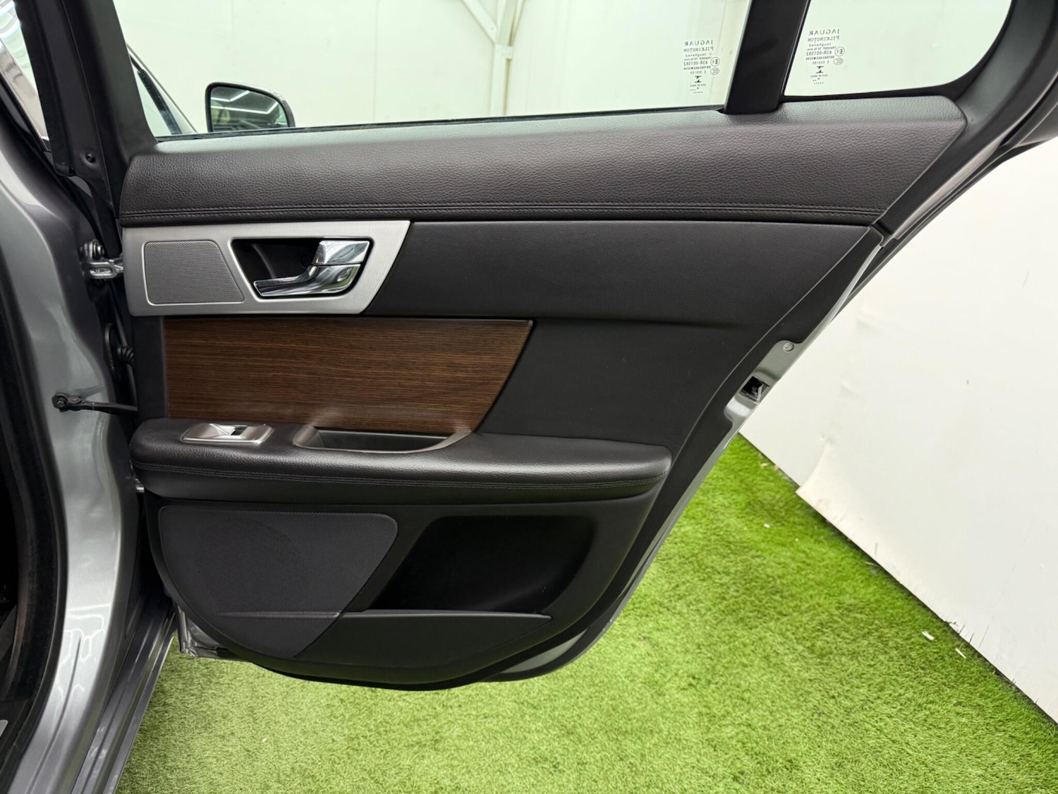 Used Jaguar XF 2013 for sale - 78170962: Photo 20