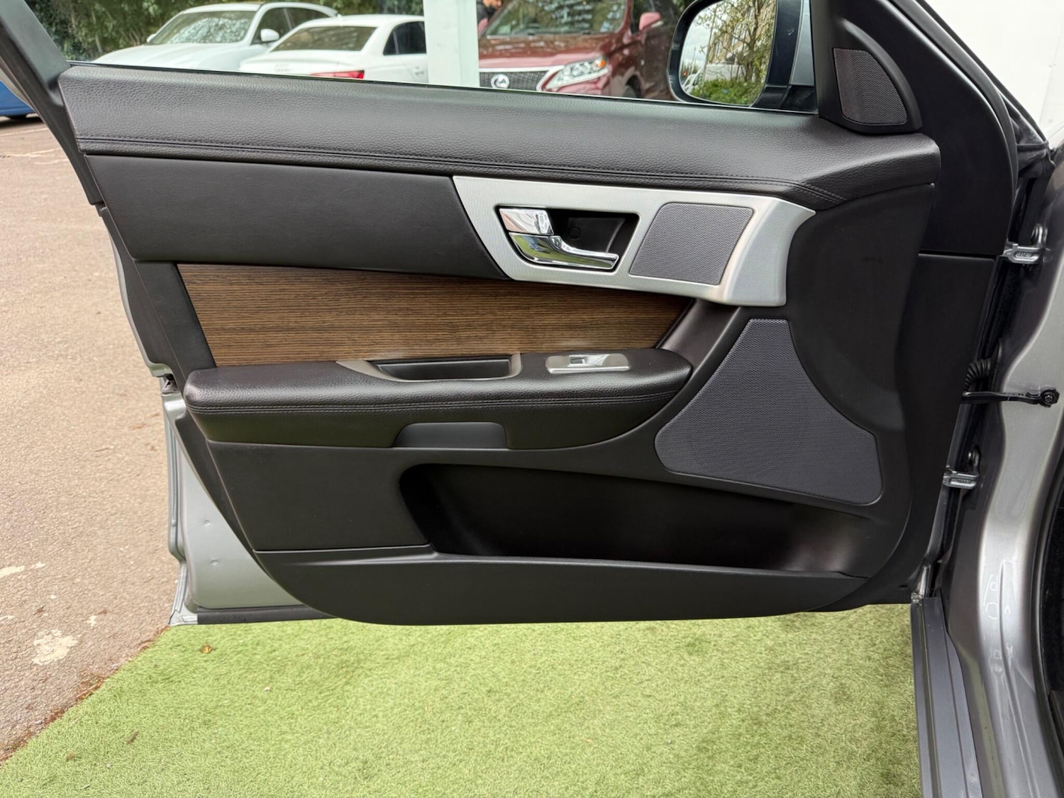 Used Jaguar XF 2013 for sale - 78170962: Photo 26