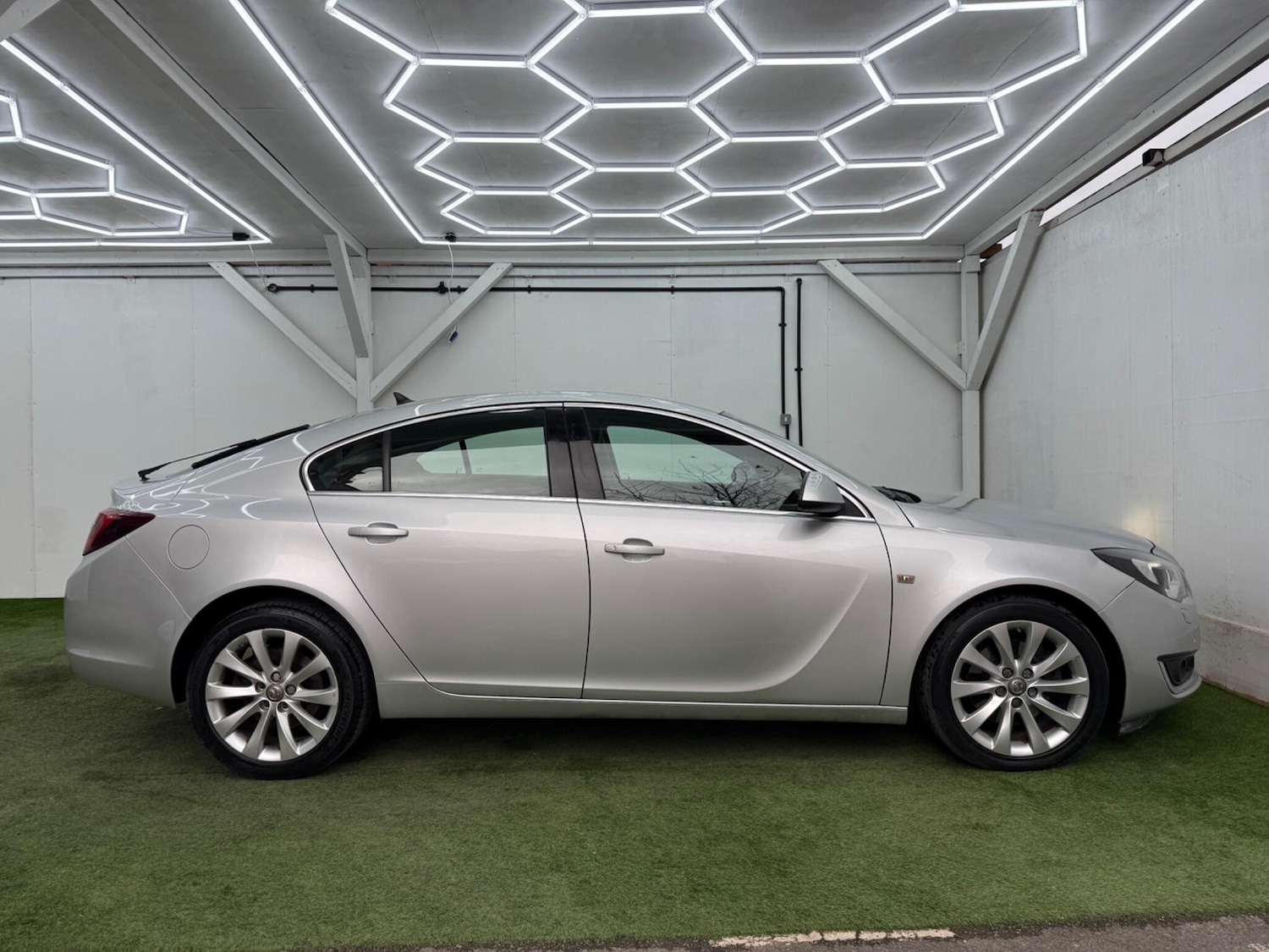 Used Vauxhall Insignia 2014 for sale - 78047659: Photo 2