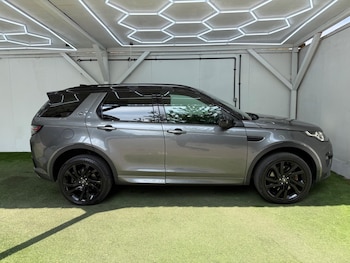 Used Land Rover Discovery Sport 2017 for sale - 79259529: Photo