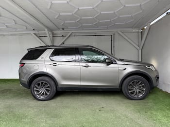 Used Land Rover Discovery Sport 2017 for sale - 79727116: Photo