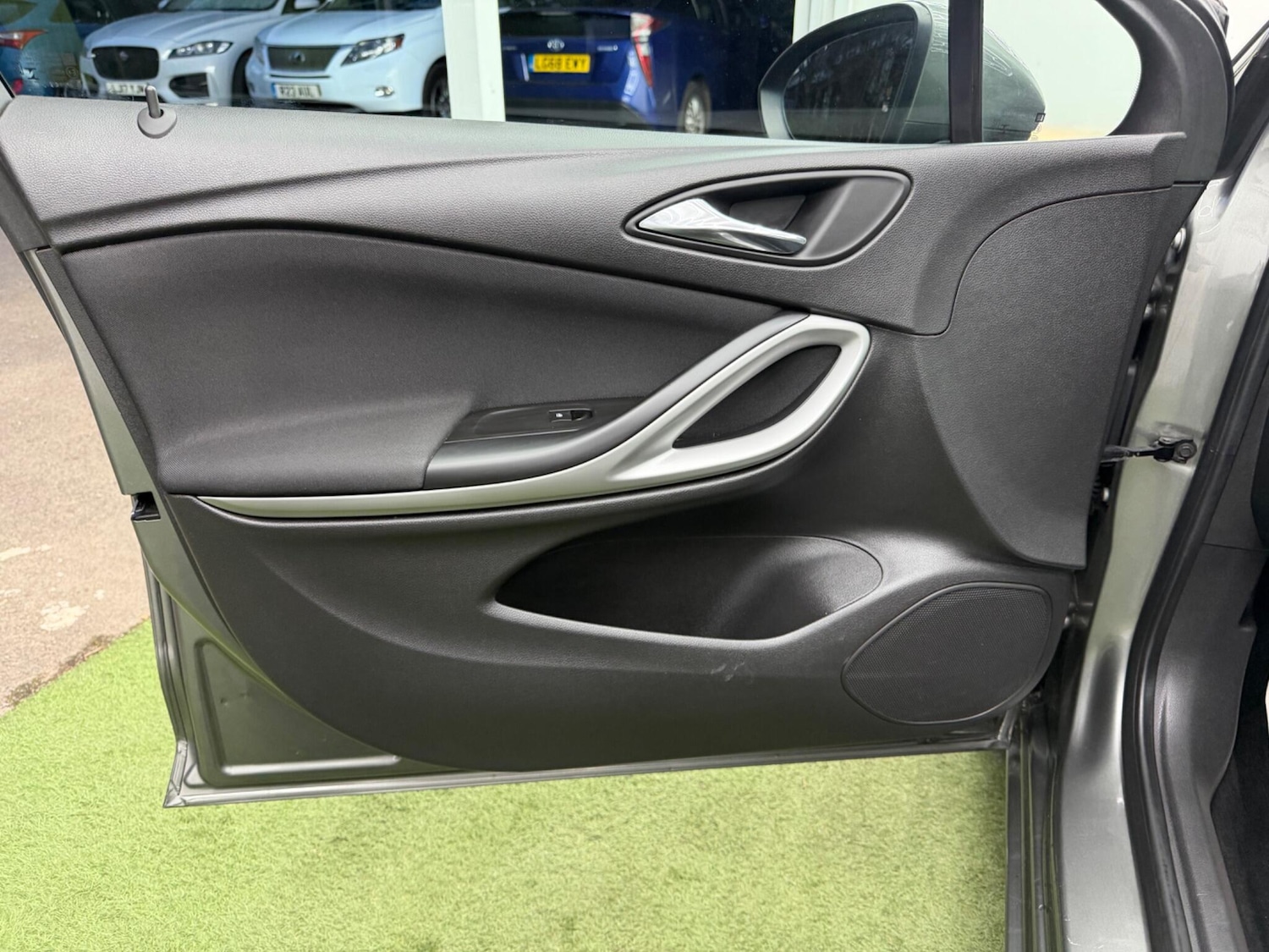 Used Vauxhall Astra for sale - 77958074: Photo 25