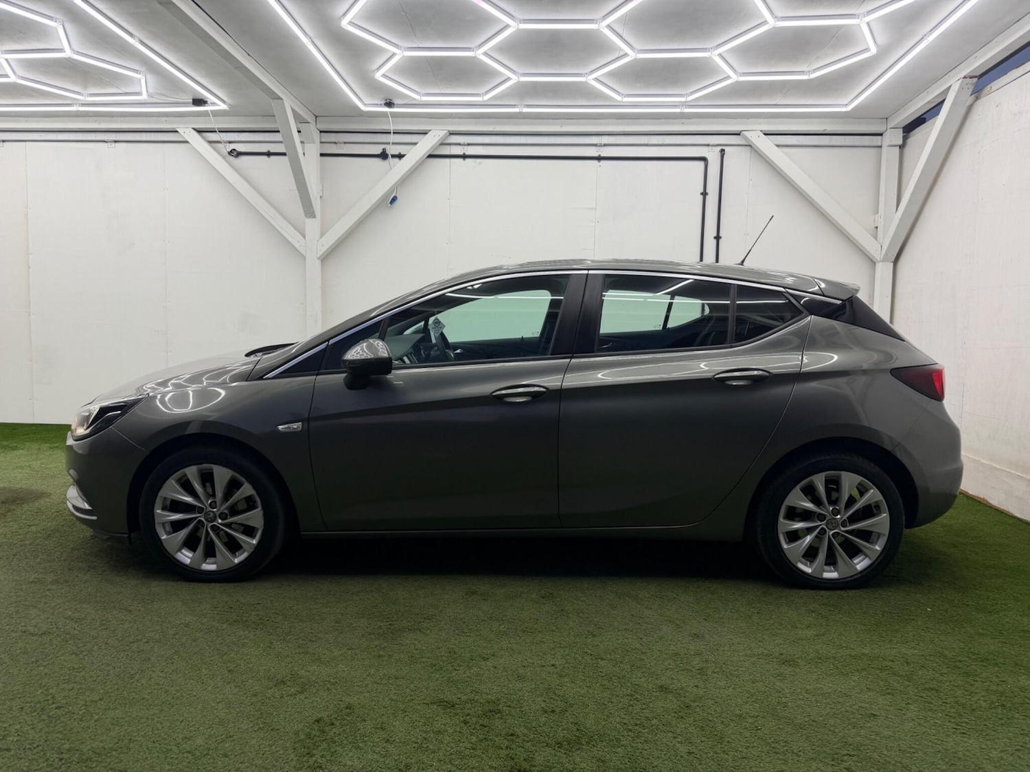 Used Vauxhall Astra for sale - 77958074: Photo 9