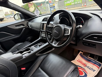 Used Jaguar F-Pace 2017 for sale - 77637885: Photo