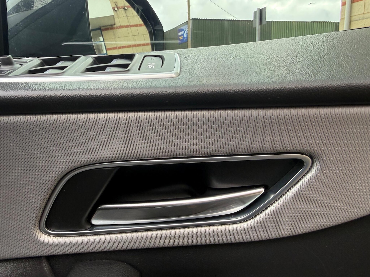 Used Jaguar F-Pace 2017 for sale - 77637885: Photo 41