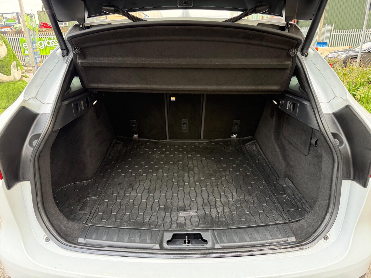 Used Jaguar F-Pace 2017 for sale - 77637885: Photo 8