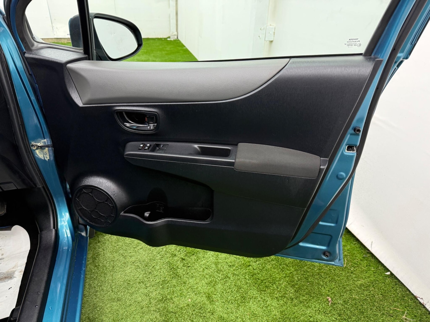 Used Toyota Yaris 2012 for sale - 77386579: Photo 17