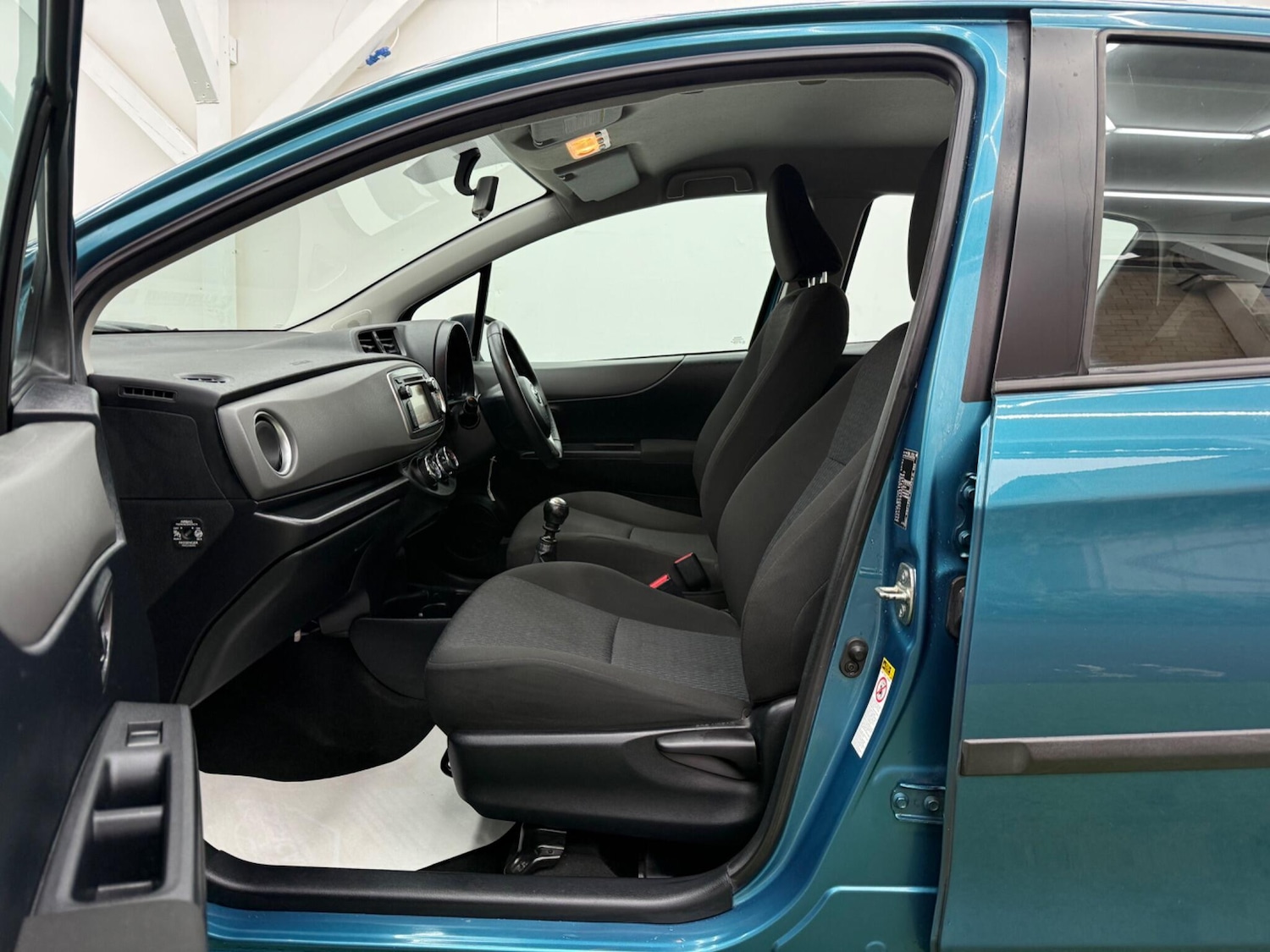 Used Toyota Yaris 2012 for sale - 77386579: Photo 25