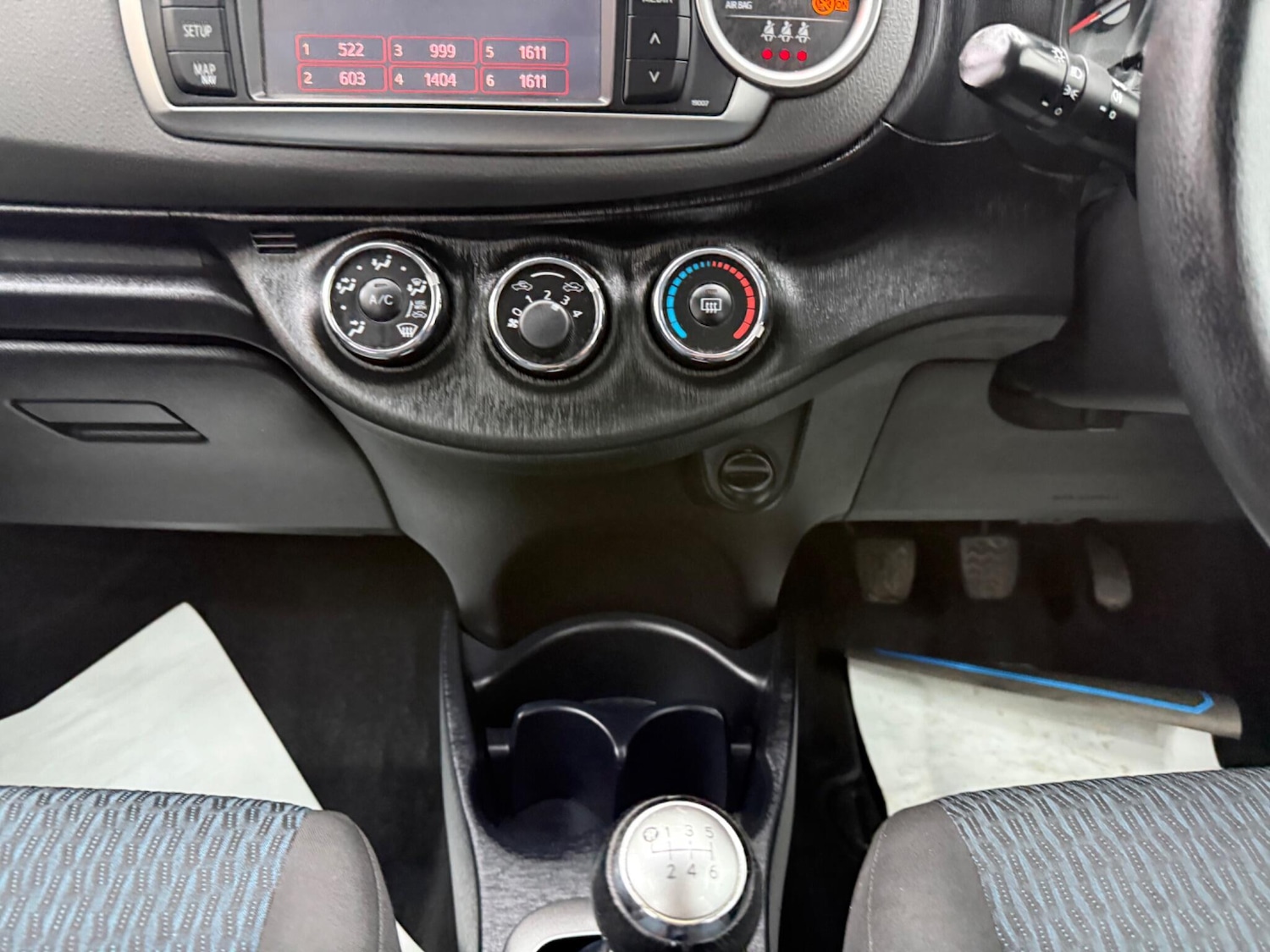 Used Toyota Yaris 2012 for sale - 77386579: Photo 30