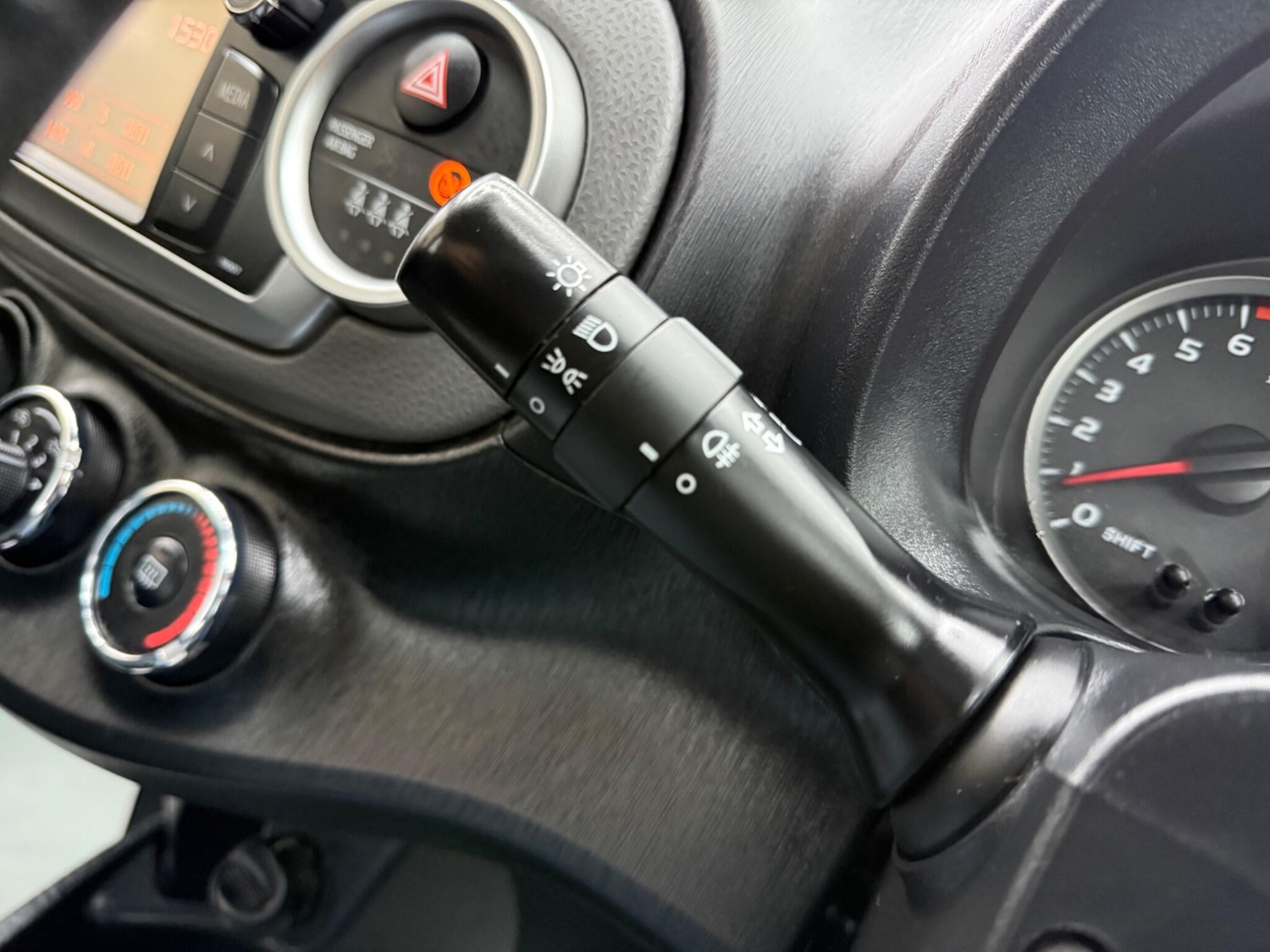 Used Toyota Yaris 2012 for sale - 77386579: Photo 36