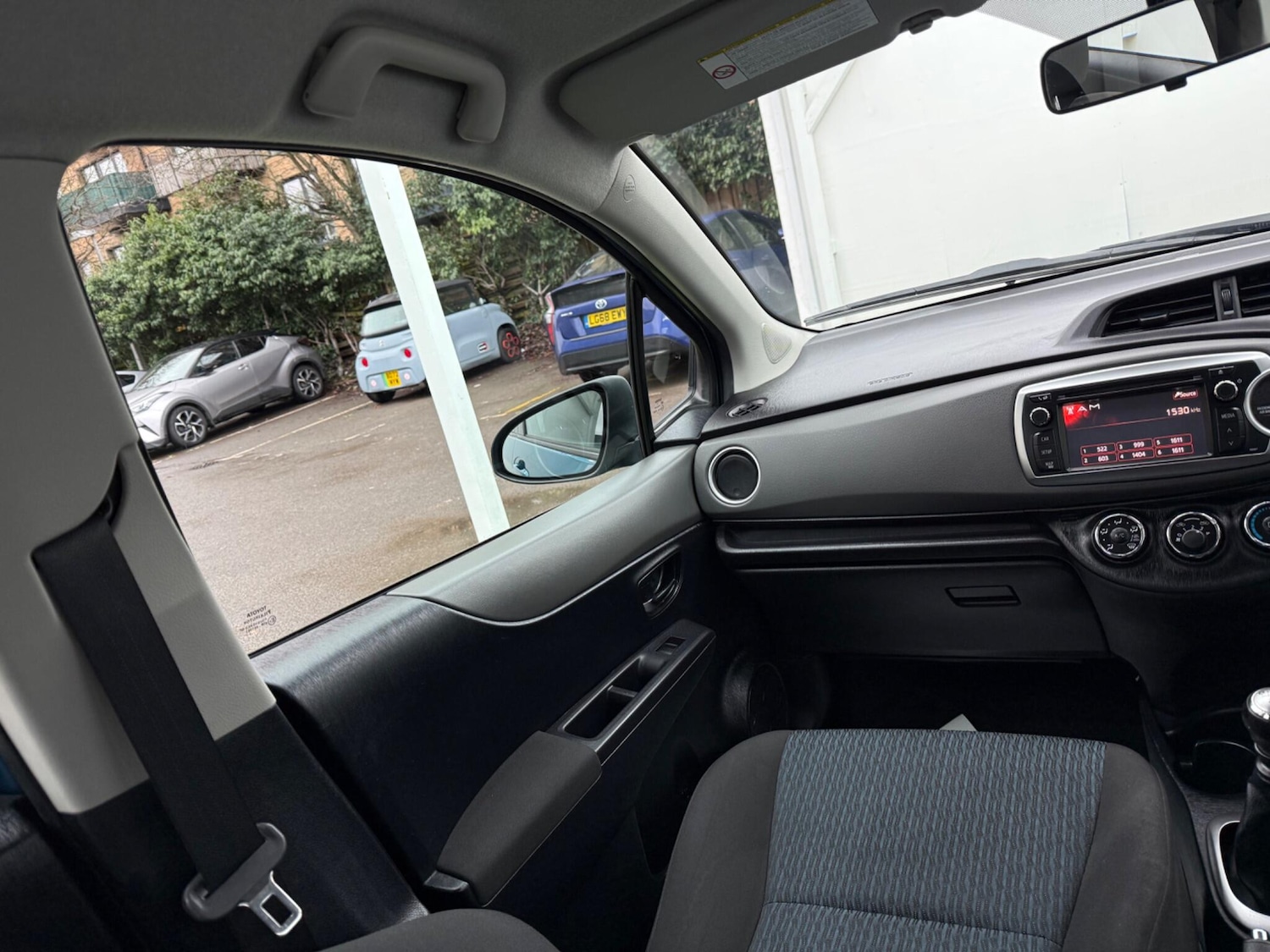 Used Toyota Yaris 2012 for sale - 77386579: Photo 38