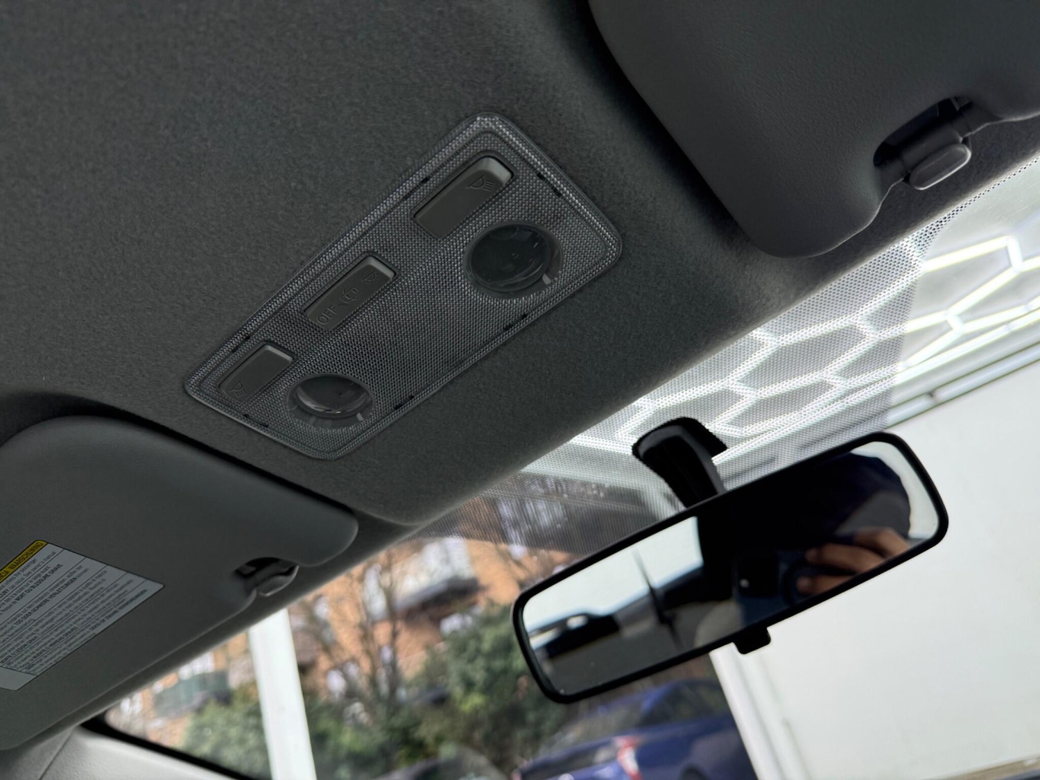 Used Toyota Yaris 2012 for sale - 77386579: Photo 54