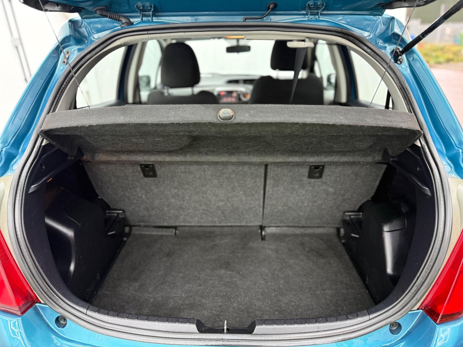 Used Toyota Yaris 2012 for sale - 77386579: Photo 8