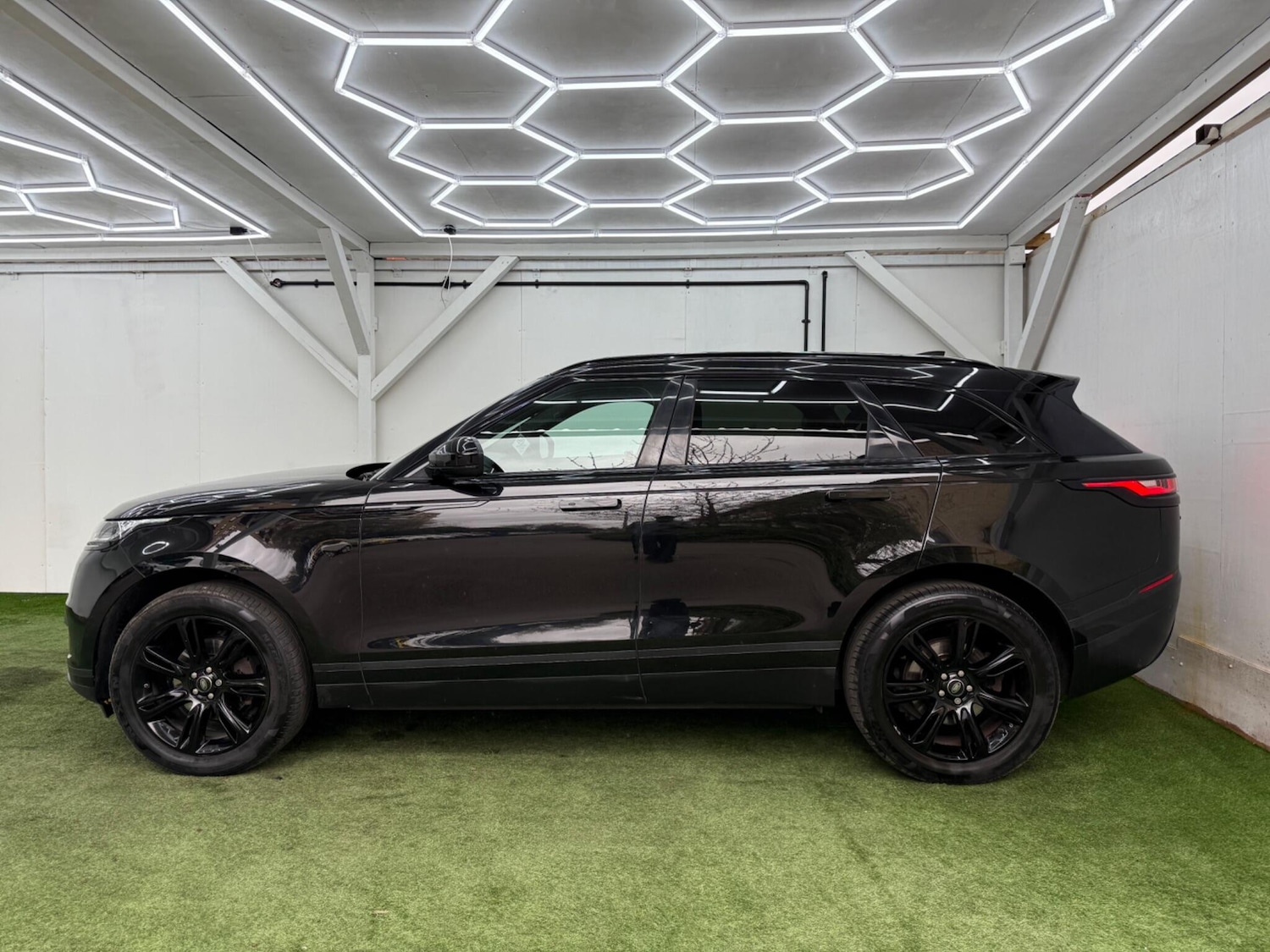 Used Land Rover Range Rover Velar 2018 for sale - 78047794: Photo 10