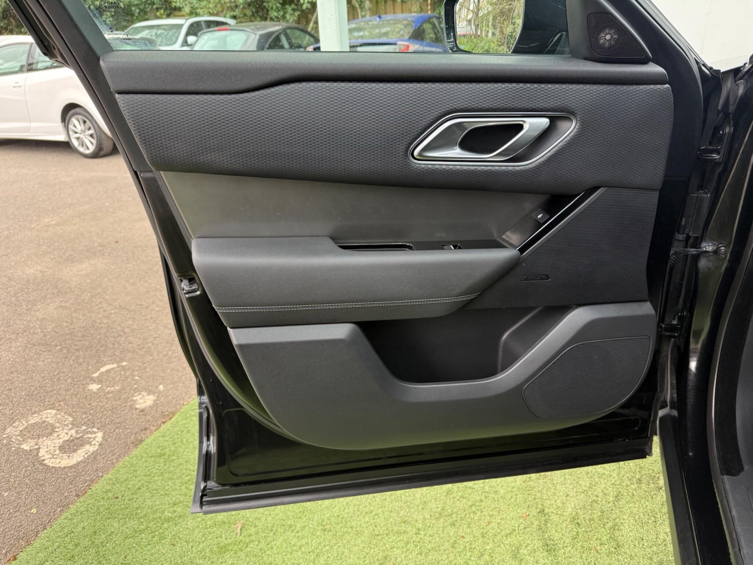 Used Land Rover Range Rover Velar 2018 for sale - 78047794: Photo 27