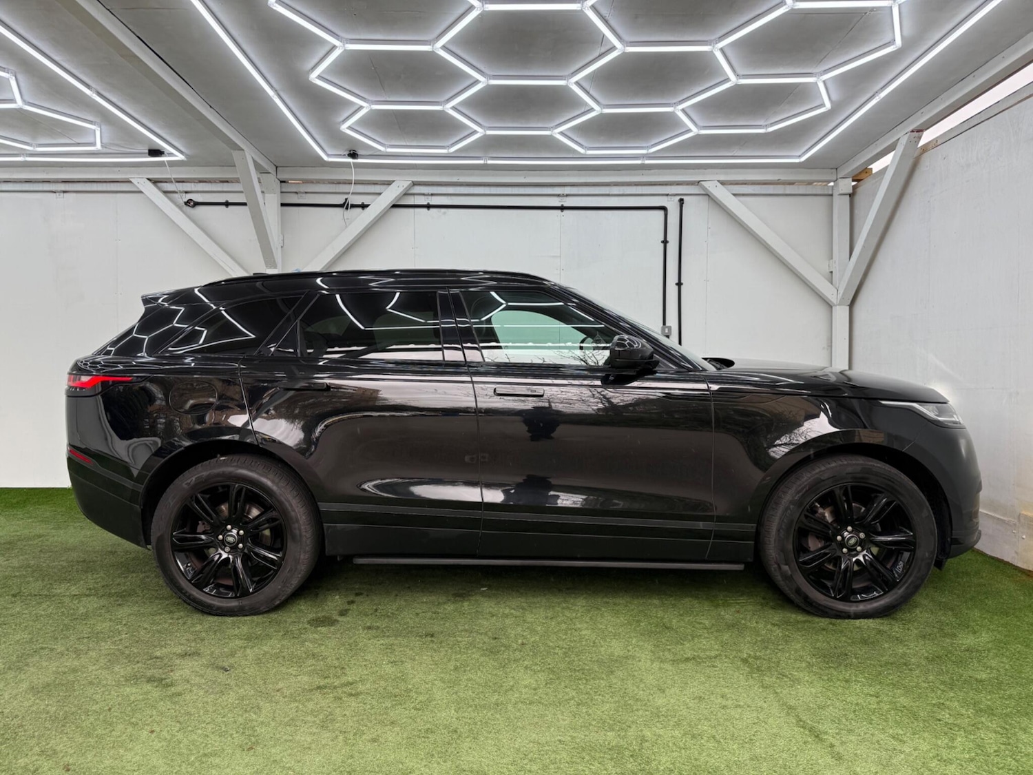 Used Land Rover Range Rover Velar 2018 for sale - 78047794: Photo 5