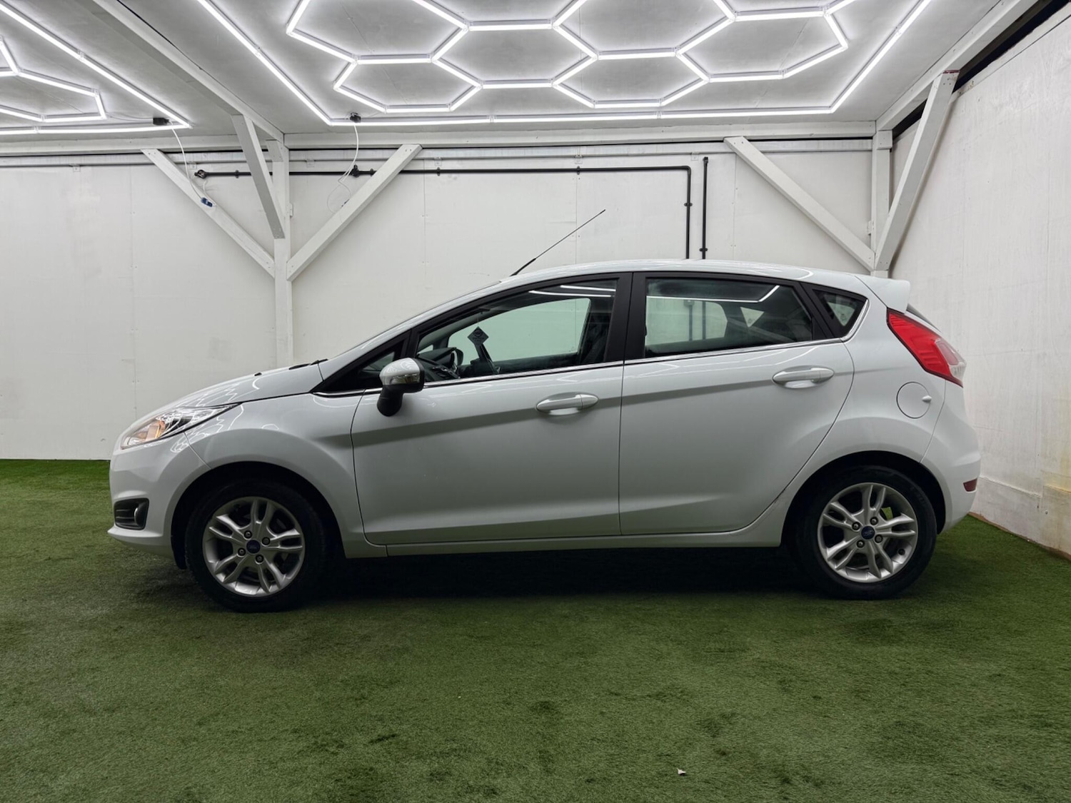 Used Ford Fiesta 2015 for sale - 77908635: Photo 10