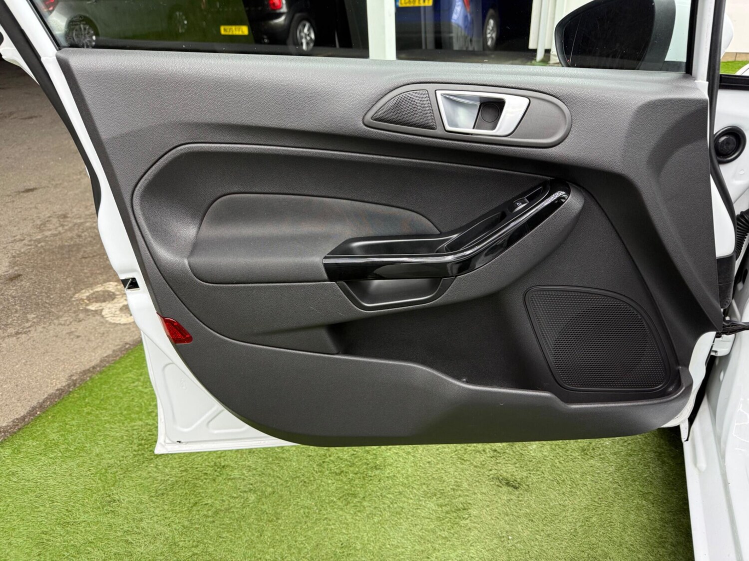 Used Ford Fiesta 2015 for sale - 77908635: Photo 27