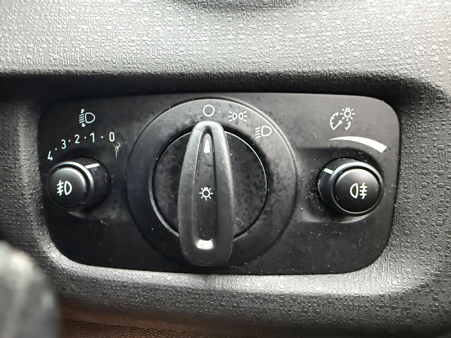 Used Ford Fiesta 2015 for sale - 77908635: Photo 41