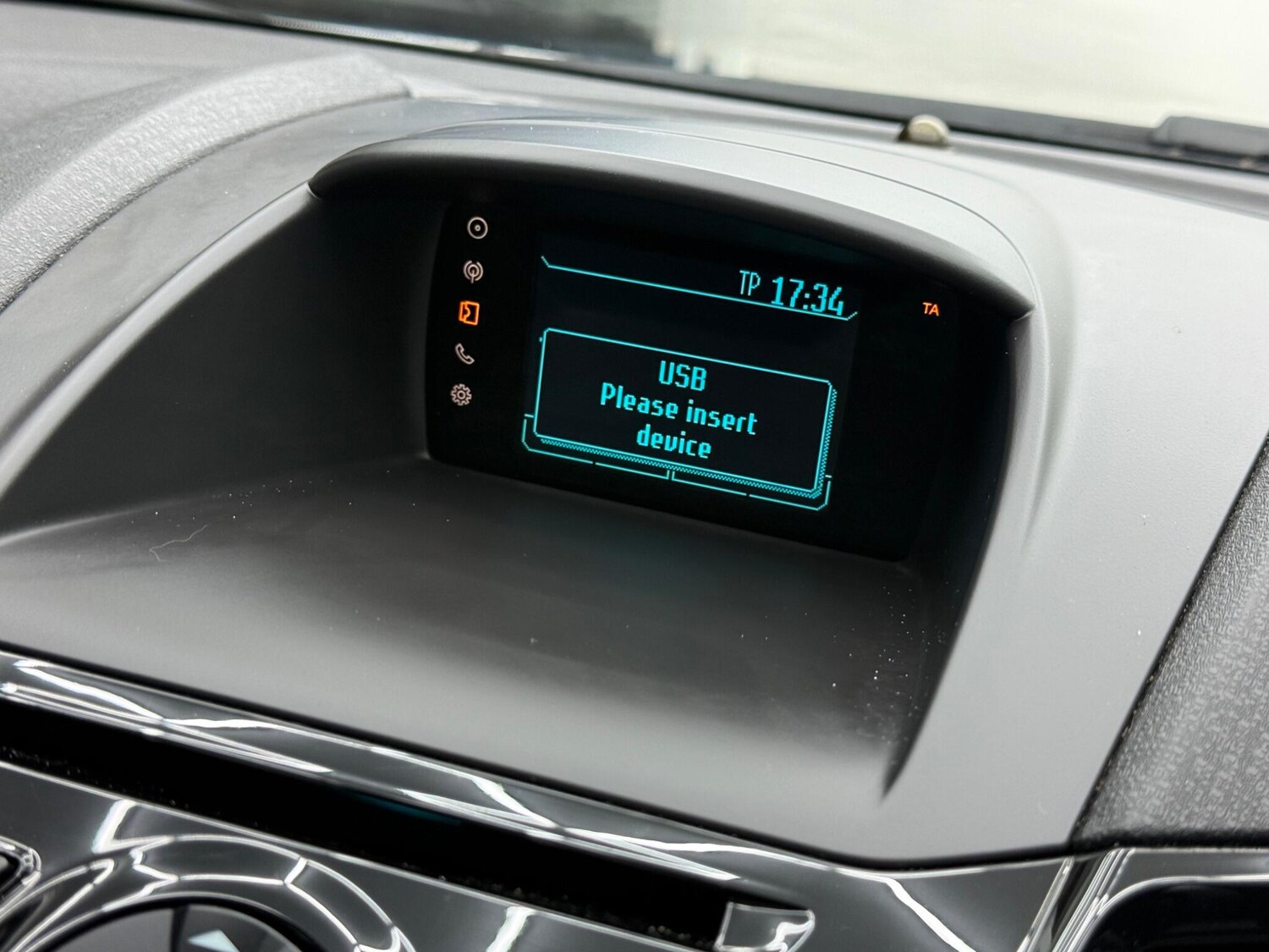 Used Ford Fiesta 2015 for sale - 77908635: Photo 45