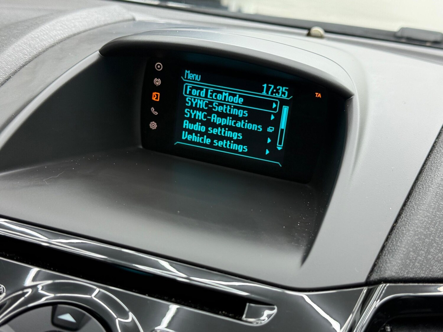 Used Ford Fiesta 2015 for sale - 77908635: Photo 47