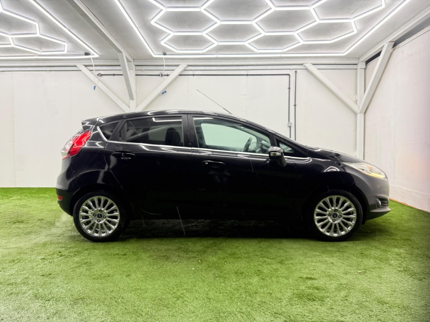 Used Ford Fiesta 2013 for sale - 77386923: Photo 5