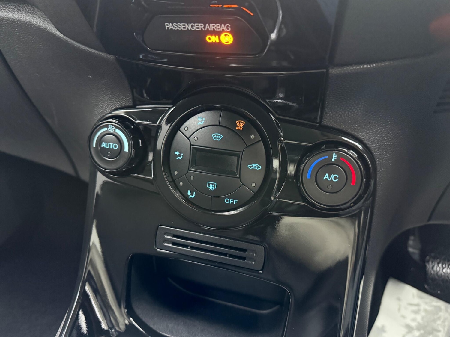 Used Ford Fiesta 2013 for sale - 77386923: Photo 54