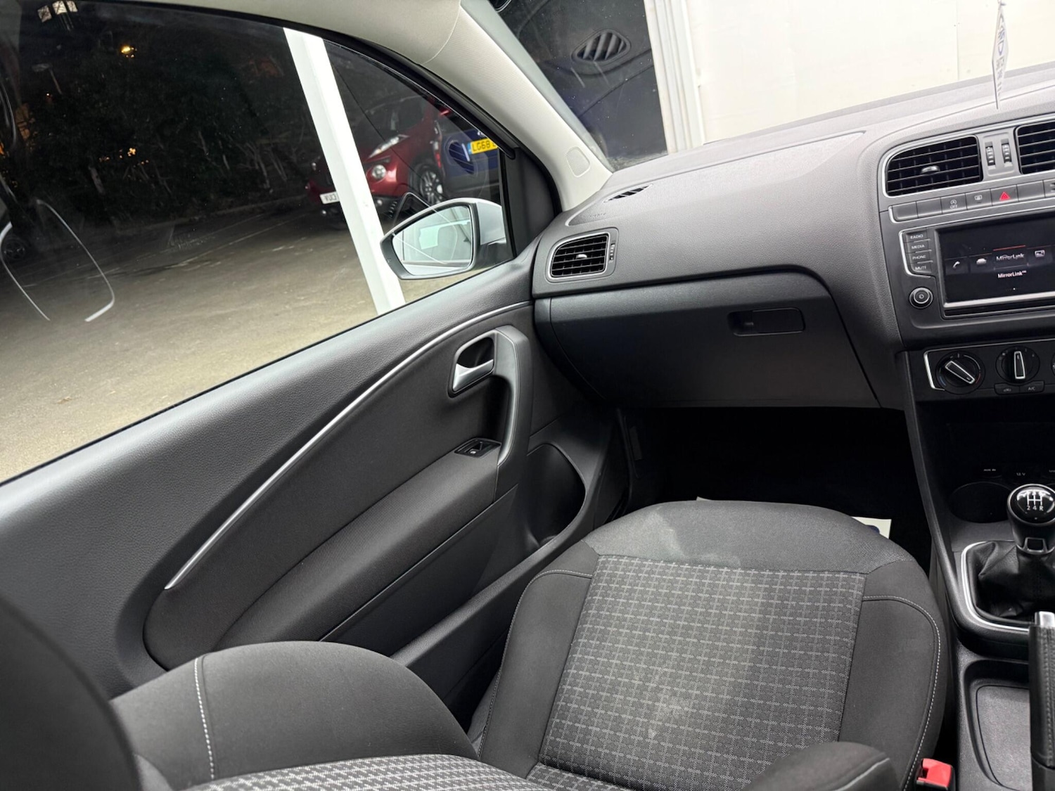 Used Volkswagen Polo 2015 for sale - 77564658: Photo 35